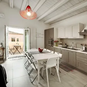 Casa vacanze Piazza Salvatore 7, Con Vista, Ragusa